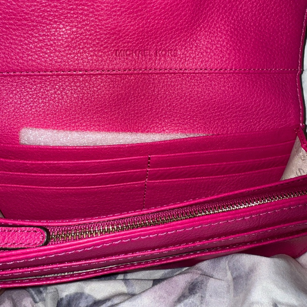 Brand New Michael Kors wallet - Picture 6 of 11
